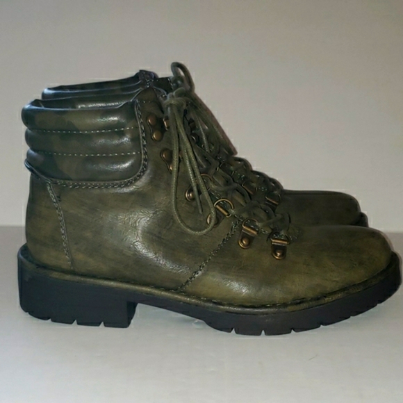 🔥FINAL PRICE🔥Seven Dials NWOT Hiking Type Boots - Picture 1 of 6